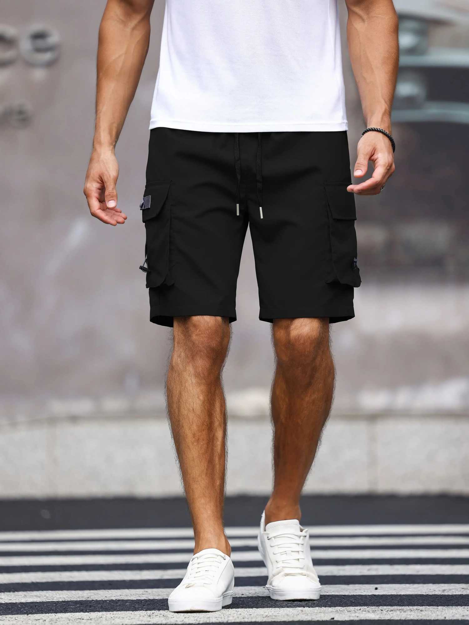 Mens Cargo Shorts With Pockets In Solid Color Loose Fit Fashionable for Casual Wear Bermuda Shorts W241228