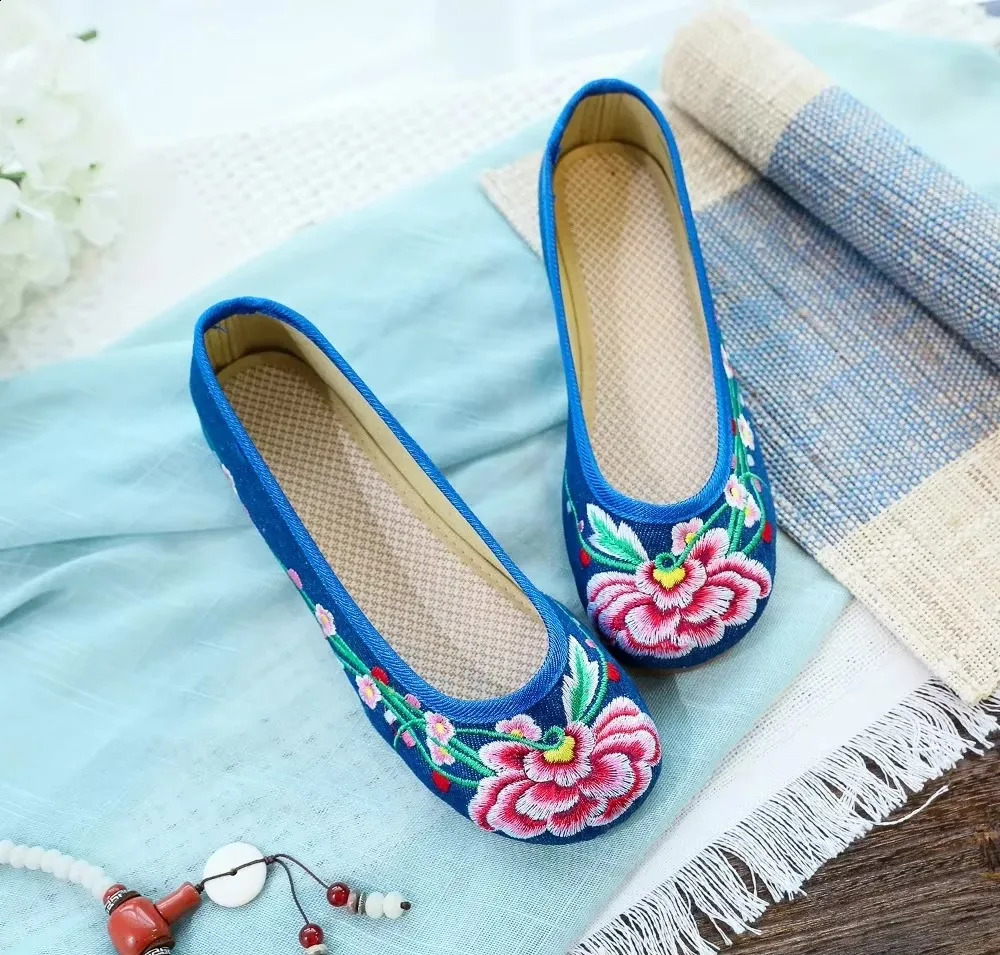 Womens Shoes Fashion Vintage Elegant Ethnic Style Embroidery Streetwear Chinese Casual for Women Hanfu Comfortable 241225