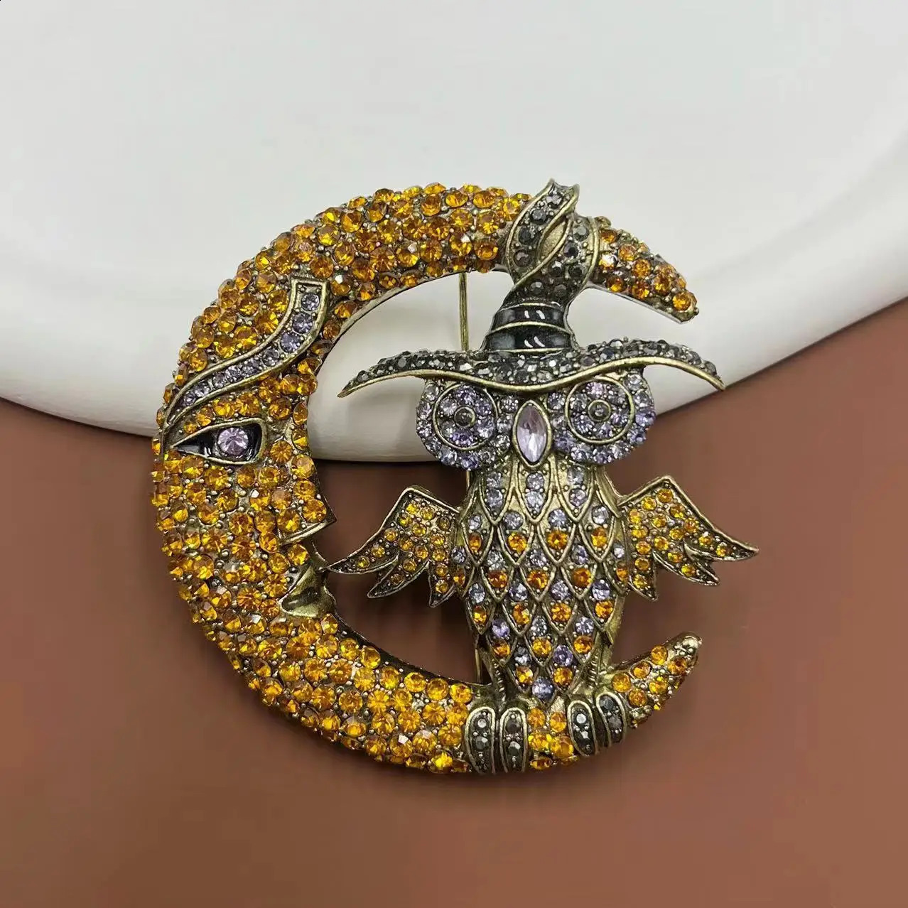 Gift vintage style European and American medieval vintage Owl Moon art alloy French brooch 241227