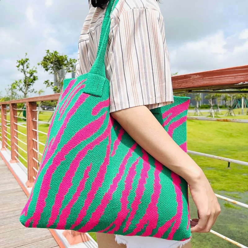 Trend Zebra Pattern Crochet Bag Large Capacity Women Handbag Shoulder Simple Knitted Tote for Teen Girls 241225