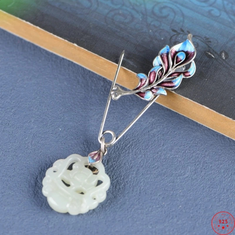 S925 Sterling Silver Brooches for Women Womens Fashion Enamel Peacock Feather Hollow Jade Flower Pin Corsage Wholesale 241227
