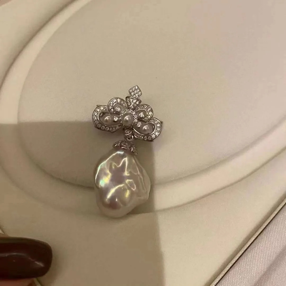 N Renaissance Style Brooch Pendant Versatile Natural Freshwater Baroque Pearl Brooch Premium Brooch 241227