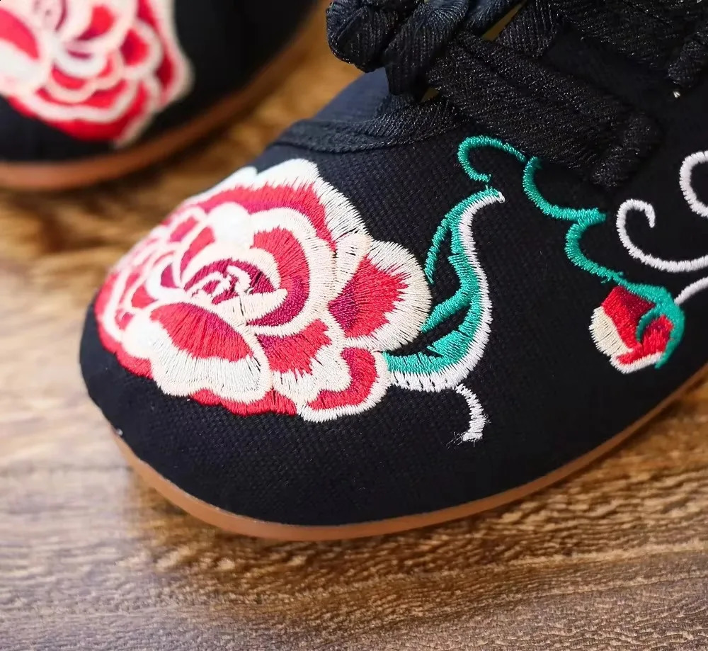 Womens Shoes Fashion Vintage Elegant Ethnic Style Embroidery Streetwear Chinese Casual for Women Hanfu Comfortable 241225