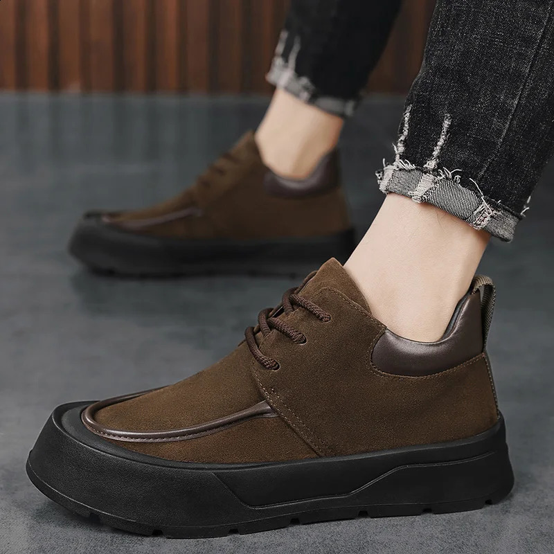 Men shoes Outdoor Leather fashion Flat Classic Black Shoes midtop Lace up Board Shoe Leisure Sneakers men footwear 241223