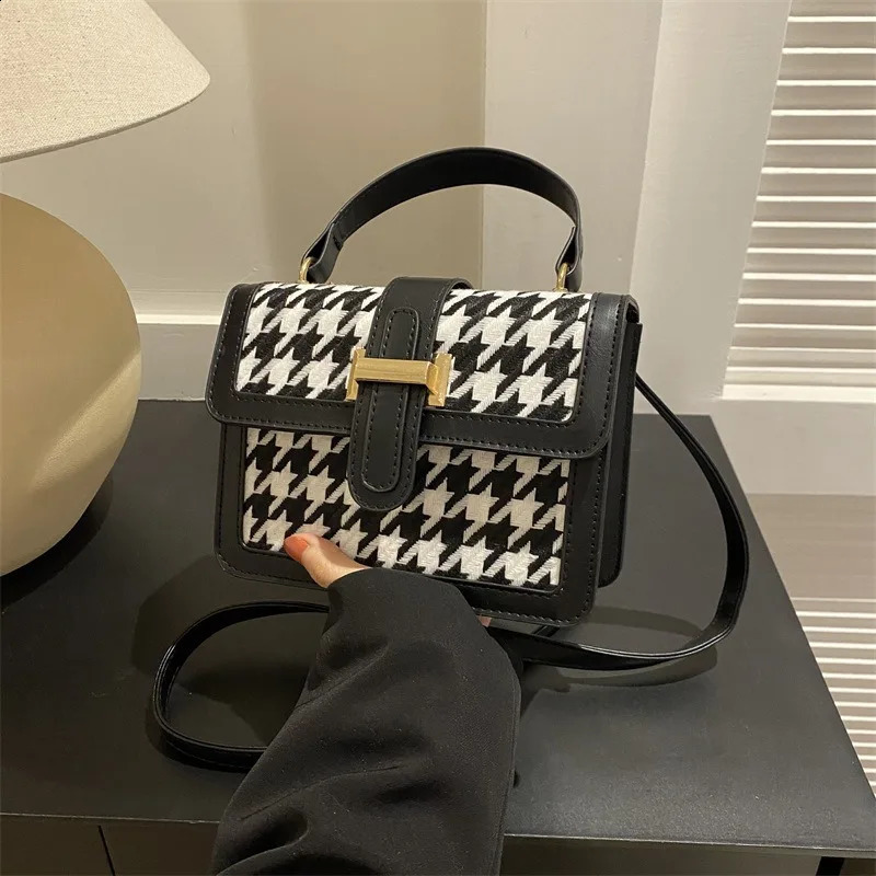 Premium Bag Womens Trendy Fashion Thousand Bird Grid Portable Small Square Bag Versatile Shoulder Messenger Bag 241228