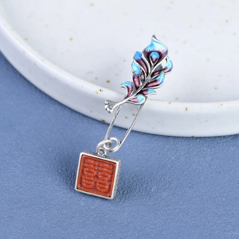 S925 Sterling Silver Brooches for Women Womens Fashion Enamel Feather Southred Agate XI Pin Corsage Jewelry Wholesale 241227