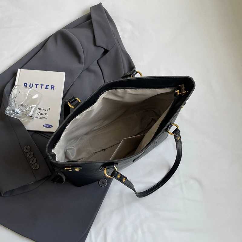 New Large Capacity PU Leather Single Shoder Tote Bag Outdoor Fi Simple Leisure Versatile Sports Storage Bags Z241229