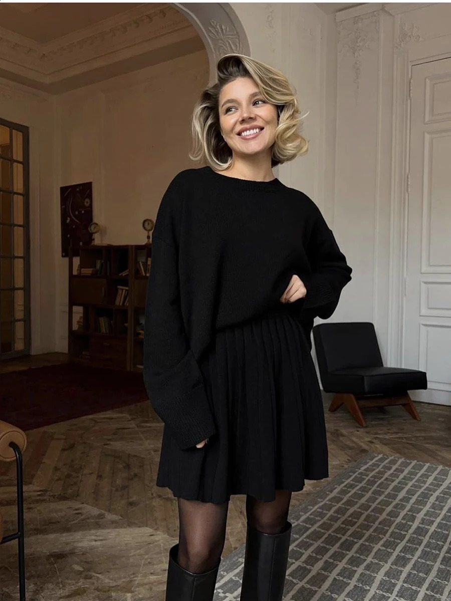 Hirsionsan Elegant Soft Vintage Women Suits 2 Pieces Female Skirt Sets O Neck Sweater Mini Pleated Skirt Knitted TrackSuit 241224