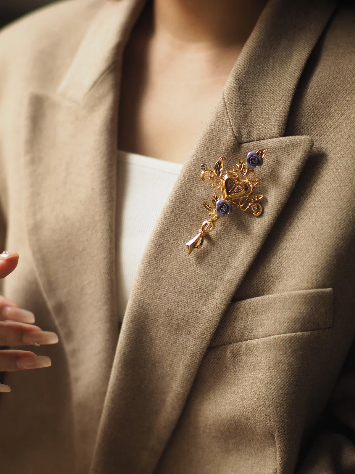 Dark Night Rose Brooch Lacroix Medieval Vintage Cross Brooch Heavy Industry Gold Plated 241227