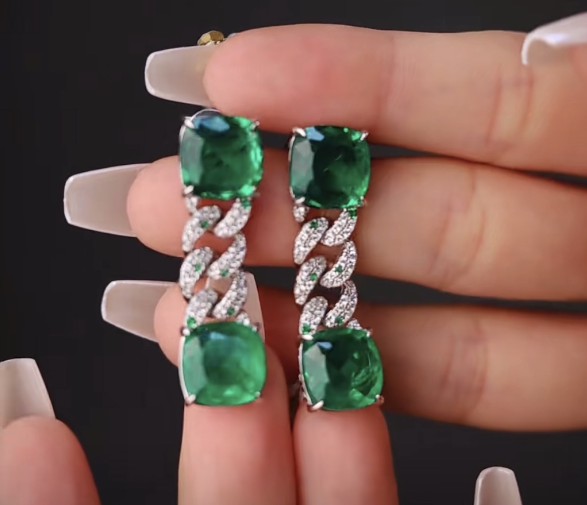 Handmade Elegant Dangle Earrings Luxury Jewelry 925 Sterling Silver Cushion Shape Emerald Pave CZ Diamond Gemstones Party Women Wedding Drop Earring G