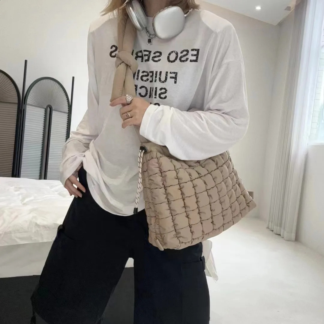Winter Nylon Quilted Shoulder Bag Cotton Padded Backpack Plaids Down Space Bags for Women Handbags Puffy Crossbody Bags Tote 241227
