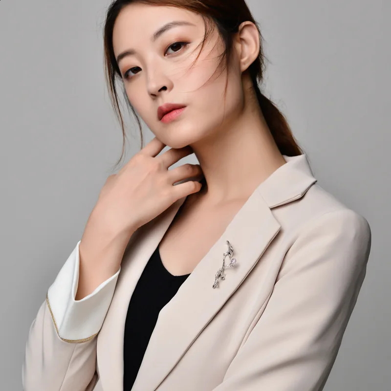 Silver 925 Jewelry Brooch Lotus Leaf Flower With Zircons Trend Autumn Office Womens Clothing Gifts Beautiful Elegance 241227