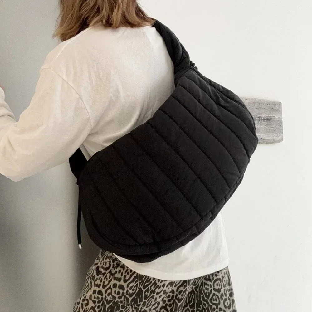 Nylon Quilted Women Shoulder Bag Large Capacity Cotton Crossbody Bags for Women Down Space Shopper Purses Half Moon Hobos Tote 241227
