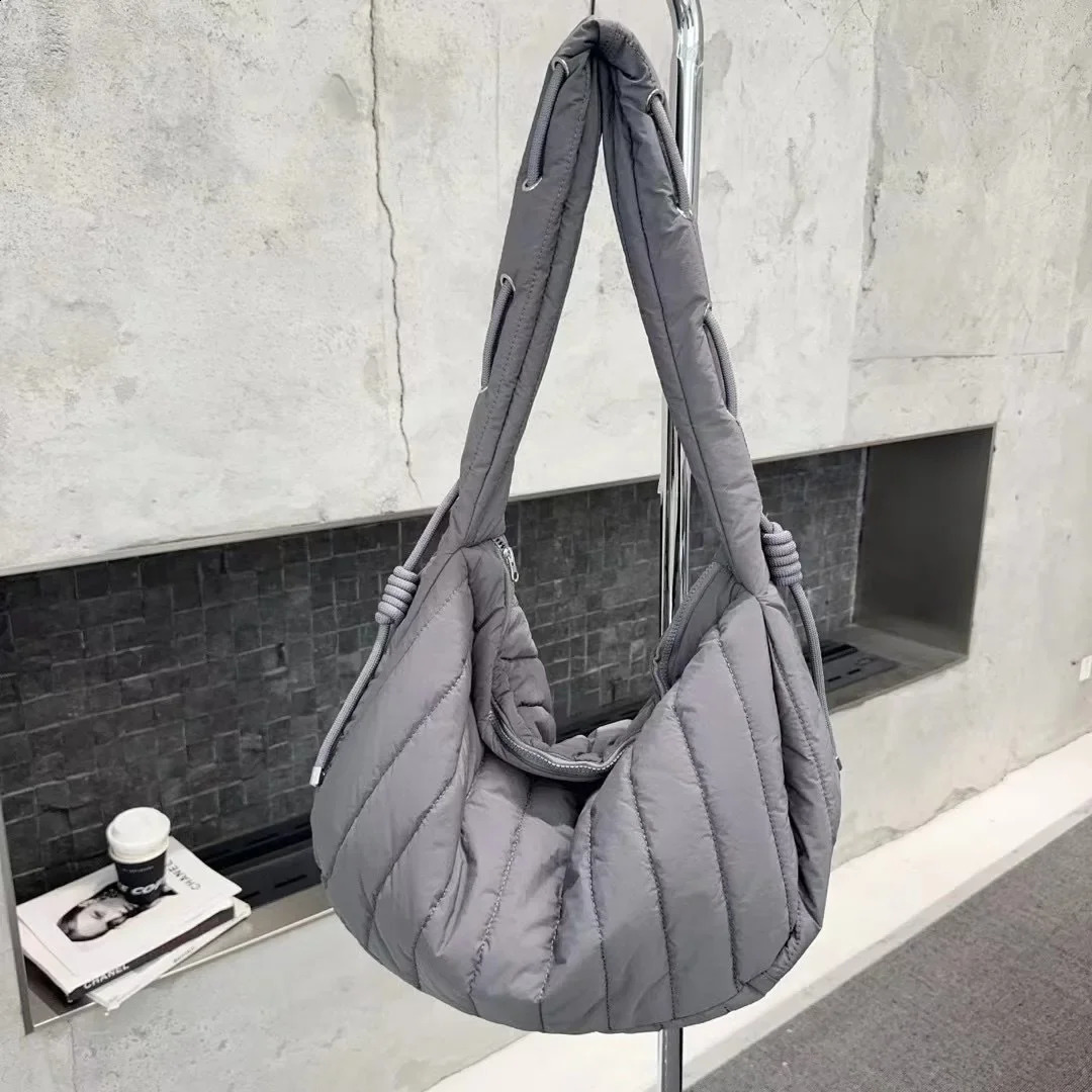 Nylon Quilted Women Shoulder Bag Large Capacity Cotton Crossbody Bags for Women Down Space Shopper Purses Half Moon Hobos Tote 241227