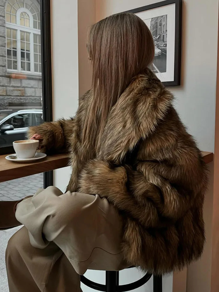 2024 Winter Warm ious Fluffy Lapel Woman Faux Fur Jacket Fashion Full Sleeves Brown Short Coat Outerwear 241223