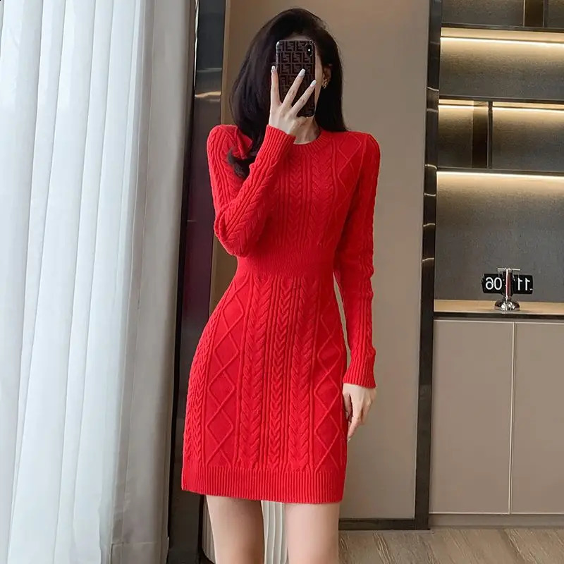 Interior Slimming Black Knitted Dress for Womens Autumn and Winter Item Small Slim Fit Hip Hugging Stylish Wool 241228