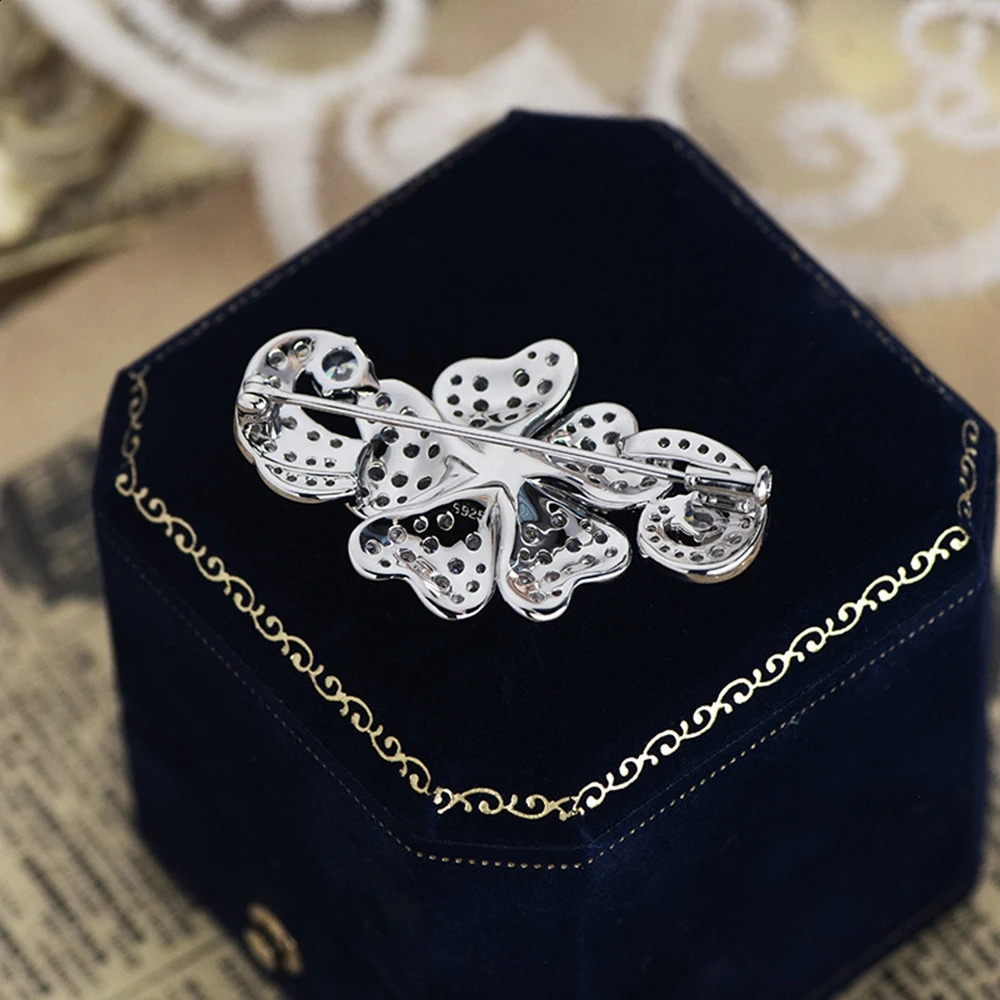 Vinregem Sparkling Lab Created Sapphire Gemstone Elegant Flower Brooches 100% 925 Sterling Silver Fine Jewelry Anniversary Gifts 241227