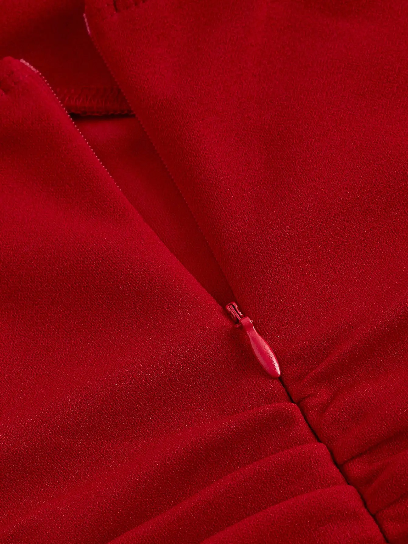 Red Bow Halter Dress Female Autumn Spice Girl Pleated Fashion Waist Show Thin Short Skirt Trend 241228