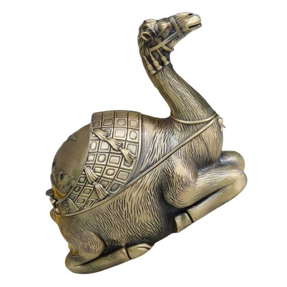 Camel Ashtray Smoking Cool Ashtrays Metal for Smokers Container Retro Windproof Belt Cover Unique Cute Outdoor Y241230