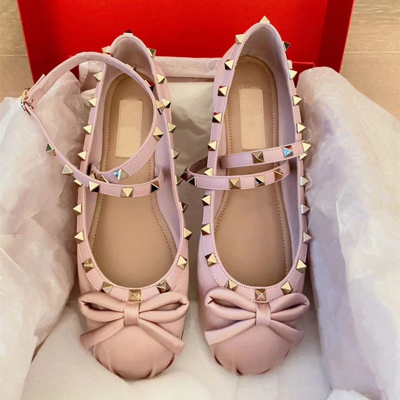 2025 Designer Rockstud Satin Ballerina Shoe Luxury Ballet Flat Patent Leather Mary Jane Womens Sandal Rivets Nappa straps Bow Dress Dance Shoes Pink Red Lady loafer