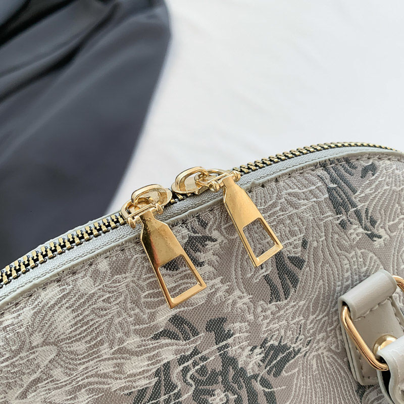 French Version Niche Popular Handbag Women's New Fashion Pu Lace Crossbody Versatile Shell Bags Embroidery Shoulder Bag
