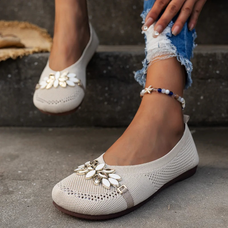 Flowers Mother Shoes Light Slipon Cloth for Women Knitting Mesh Womens Flat 2023 hollow summer sandalias 241225