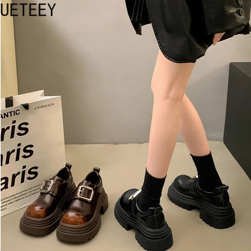 Vintage Platform Women Mary Jane Shoes Fashion Metal Decoration Non Slip Shoes Concise Square Heels Shoes 241230