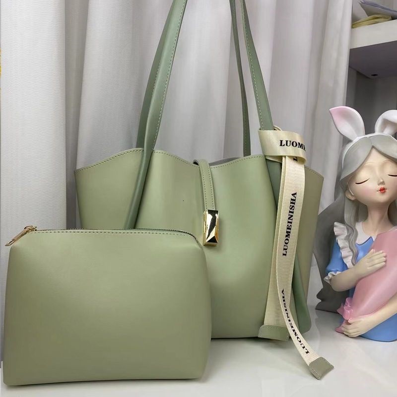 Tote Large Capacity 2023 New Mother and Child Bag Handheld Fashion Commuter Single Shoulder Armband Versatile Water