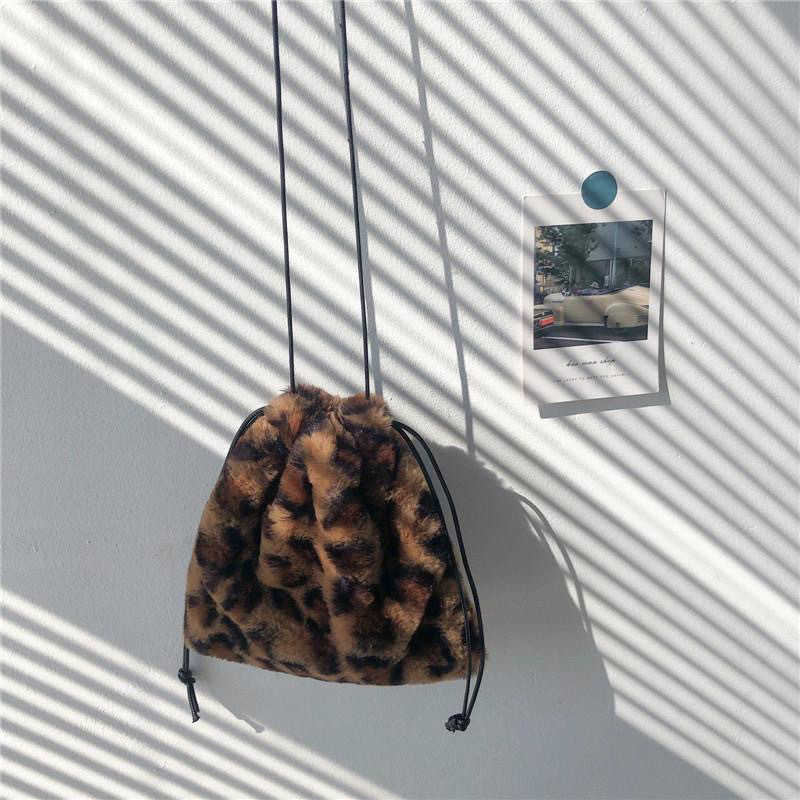 Autumn and Winter Plush Vertical Phone Bag with Drawstring, Cute Crossbody Mini Bag, Korean Version Fur Student Soft and Cute Shoulder Bag