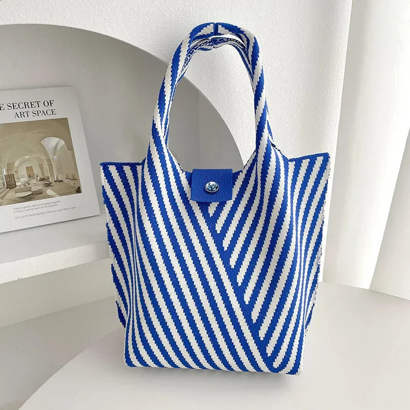 Fashion Striped Knitted Bag Casual Shoulder Bags Student Handbags Female Tote Purse Women Retro Bucket Handbag 250122