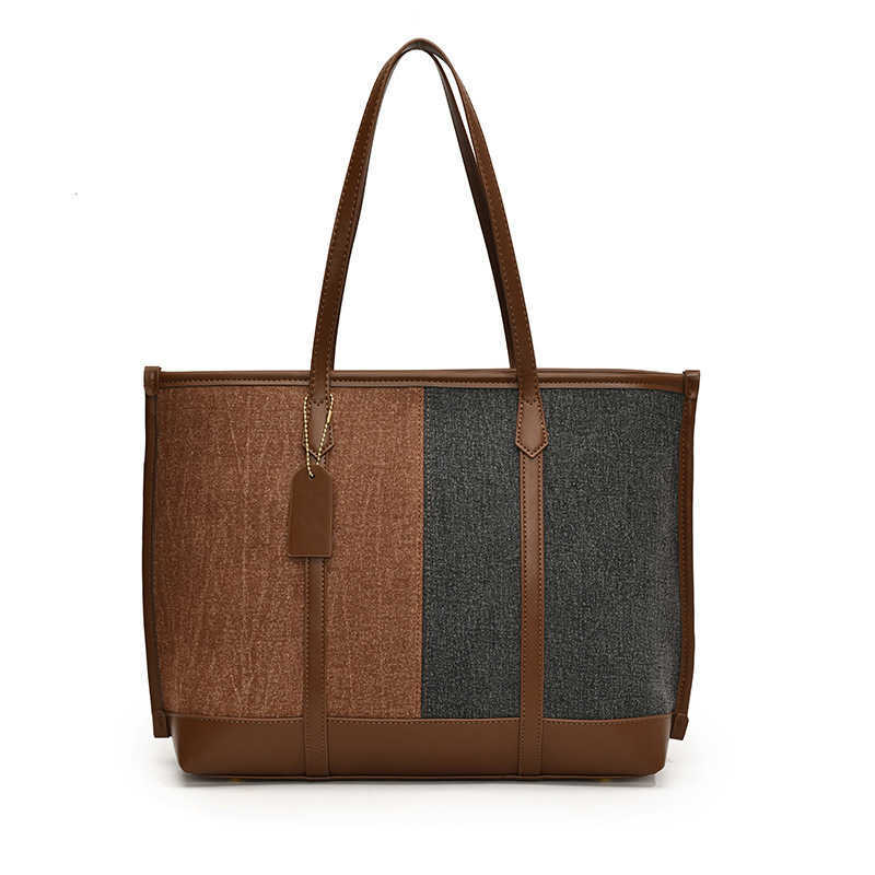 Handheld large capacity contrasting tote bag women, autumn winter fashion shoulder bag, high-end feeling armpit bag women 241215