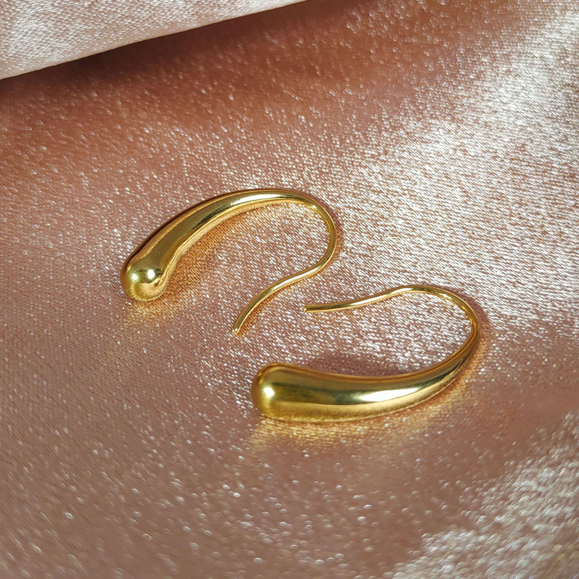 Stylish Women's Drop Earrings in Durable Stainless Steel - Modern Geometric Look