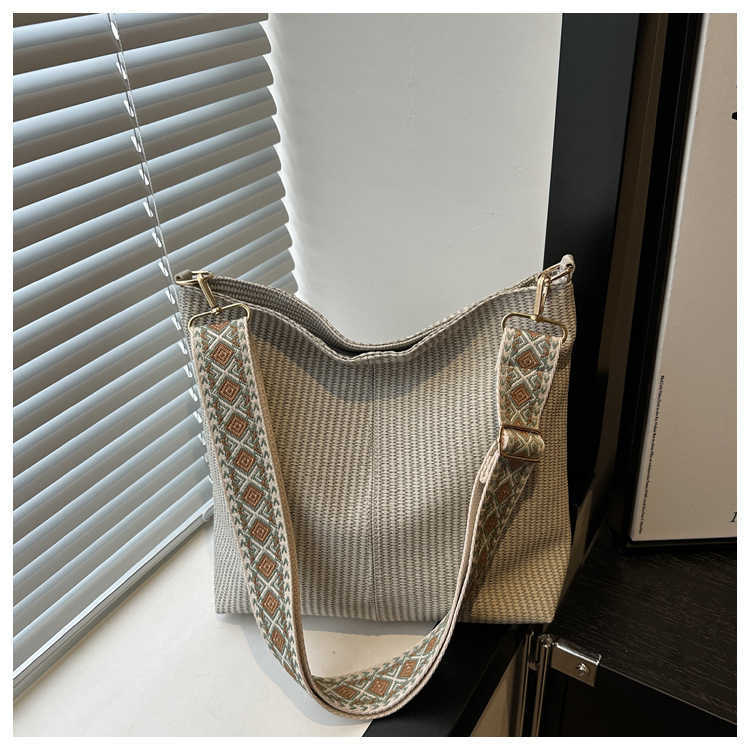 Korean version solid color texture simple velvet 2024 summer new simple design broadband underarm single shoulder diagonal cross bag large 241230