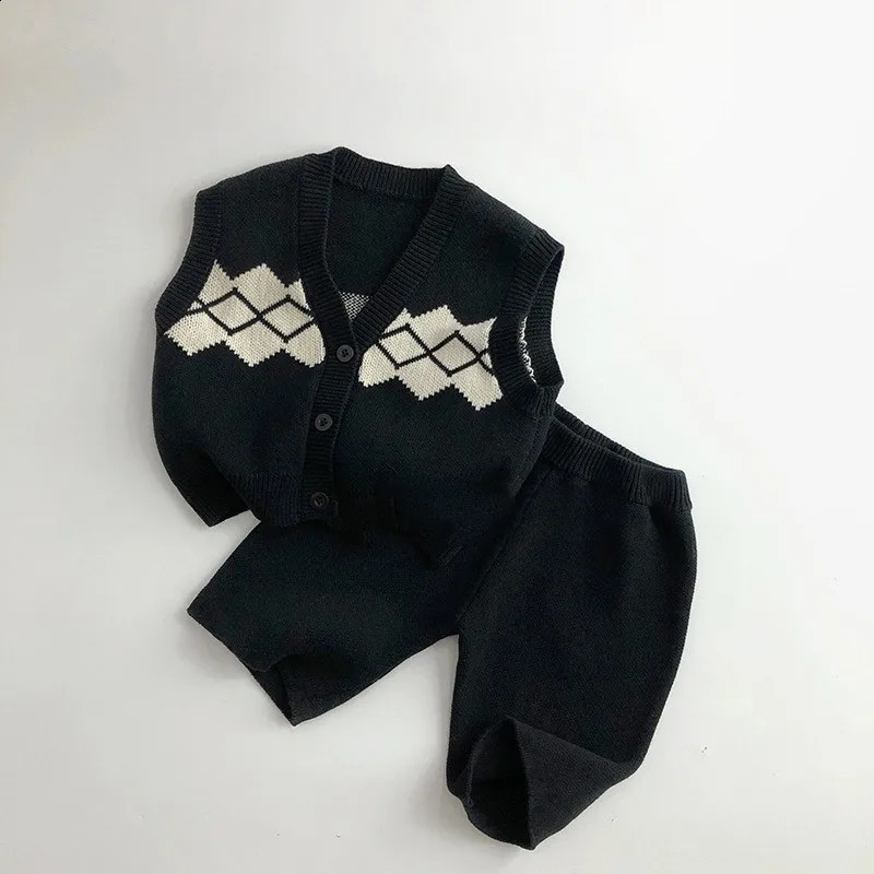 Autumn Kid Simple Casual Knitted Cardigan Vest Boy Baby Solid Knitting Pants Girl Children Knit Cotton Waistcoat Infant Knitsuit 241230
