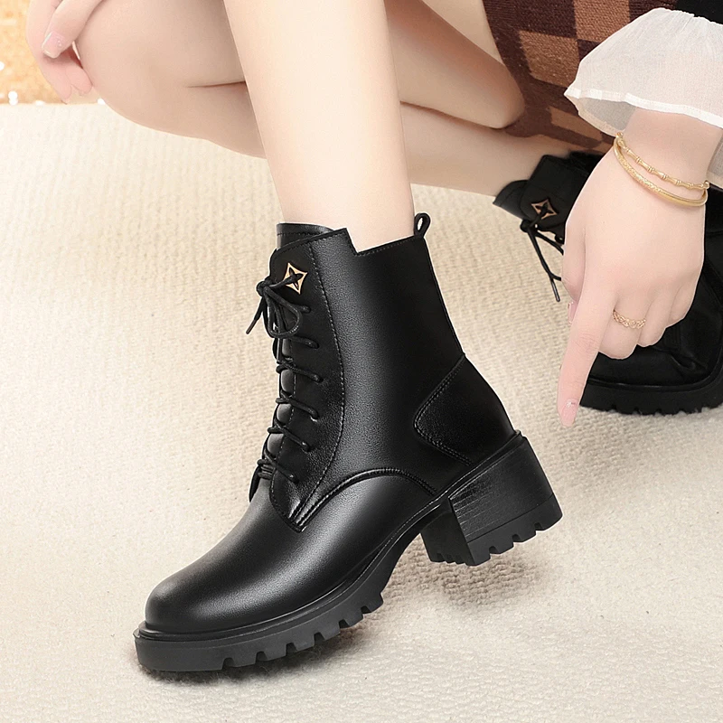 AIYUQI Women's Winter Boots Genuine Leather Women's Snow Booties Large Size Non-Slip Mom Boots Women