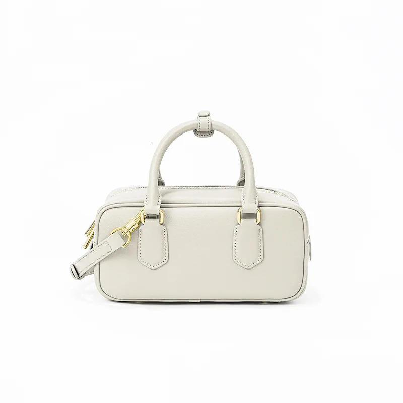 Vintage Boston Aging Ball New Style Niche Design Pillow Bag Fashionable Genuine Leather Single Shoulder Slant Handbag Feather Gothic BagVoyage