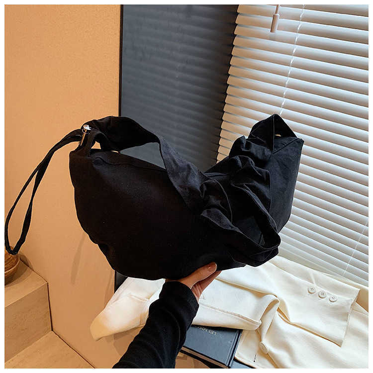 Korean version simple and large capacity 2024 casual pleated small fresh frosted artistic hand-held shoulder crossbody bag 241230