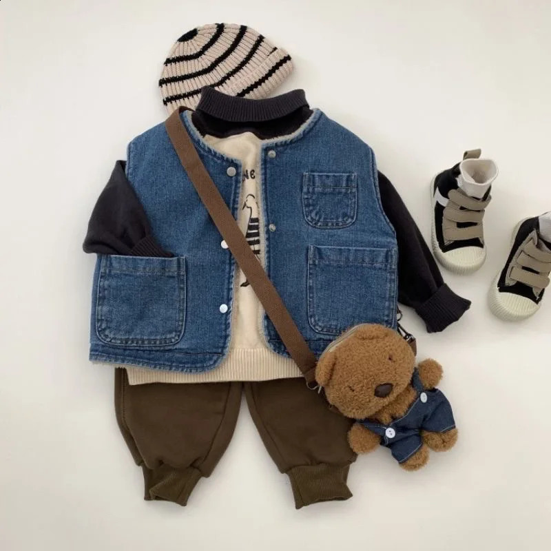 Ins Autumn Spring Velvet Baby Boys Waistcoat Reversible Sleeveless Denim Jacket For Kid Boy V-collar Casual Warm Little Boy Vest 241230