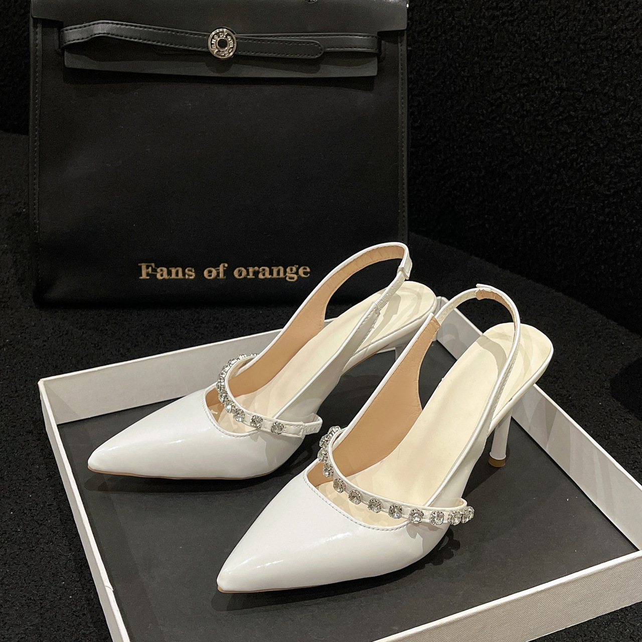 Women Dress Shoes Fashion Dia Design Sense Pointed Toe High Heel Sandals Patent Leather Triple Black Beige Pink Free shipping