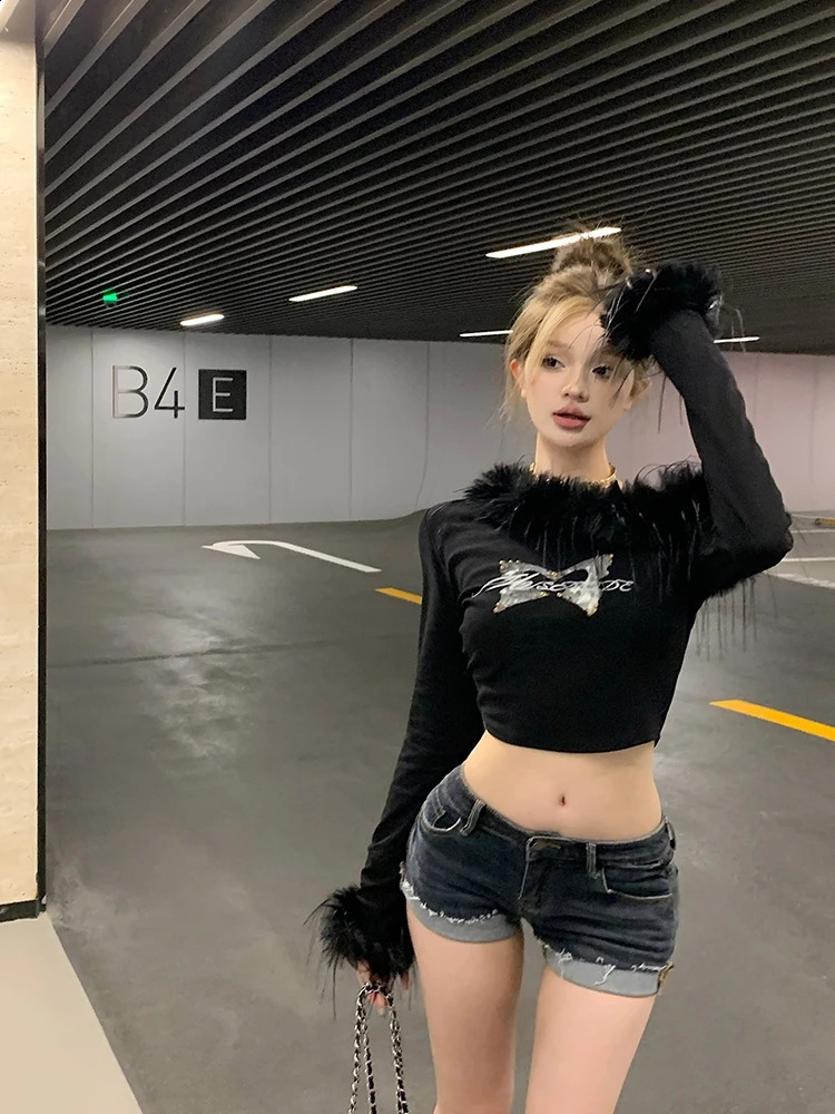 Genayooa American Retro T Shirt Women Off Shoulder Fur Black Tops Y2k Vintage Tshirts Streetwear 2000s Japanese Grunge Tops Tee 241224