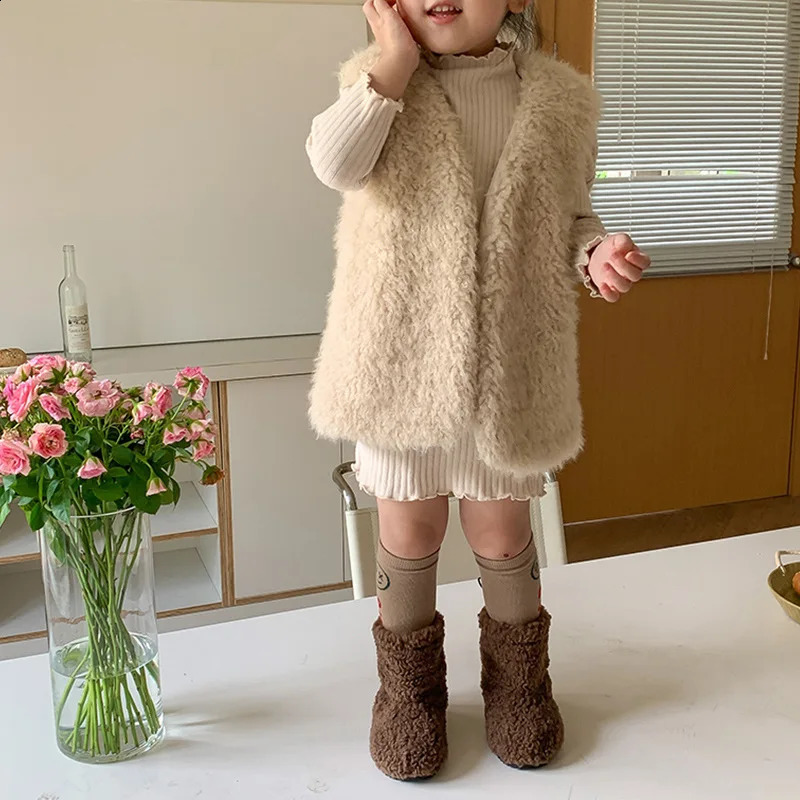 Winter fashion little princess soft warm Plush fur waistcoats Girls thick sleeveless artificial wool all-match Vests 241230