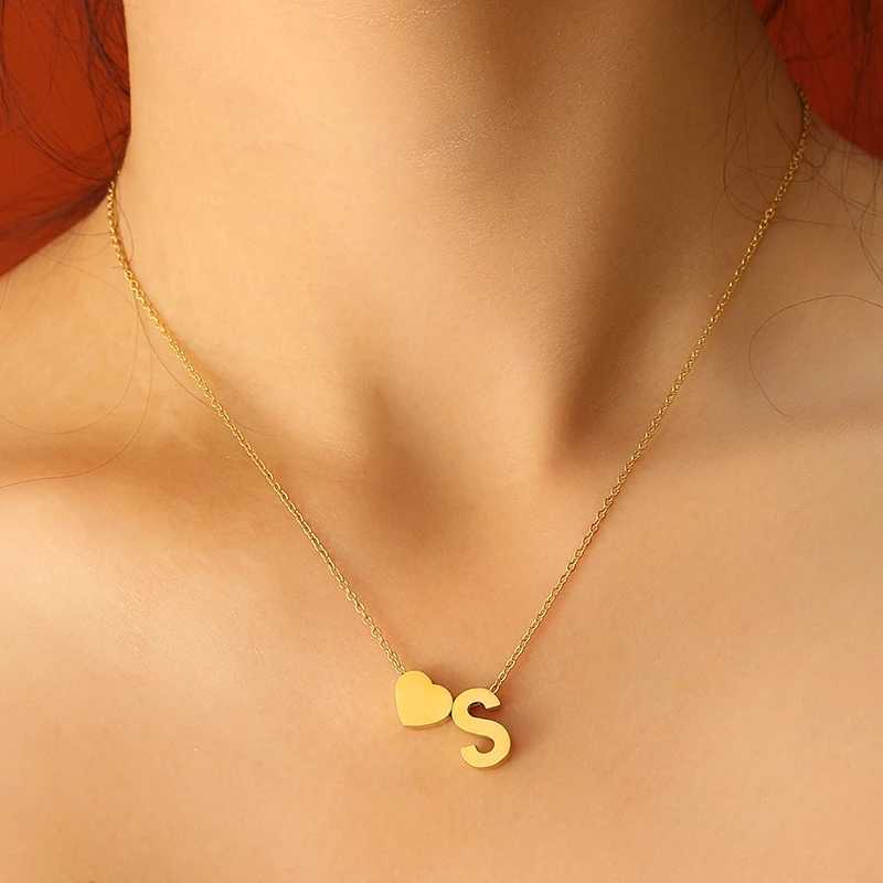 2024 Fashion Simple Tiny Heart Dainty Initial Necklace Womens Stainless Steel A-Z Letter Necklace Chain Jewelry with Alphabet Name W241230