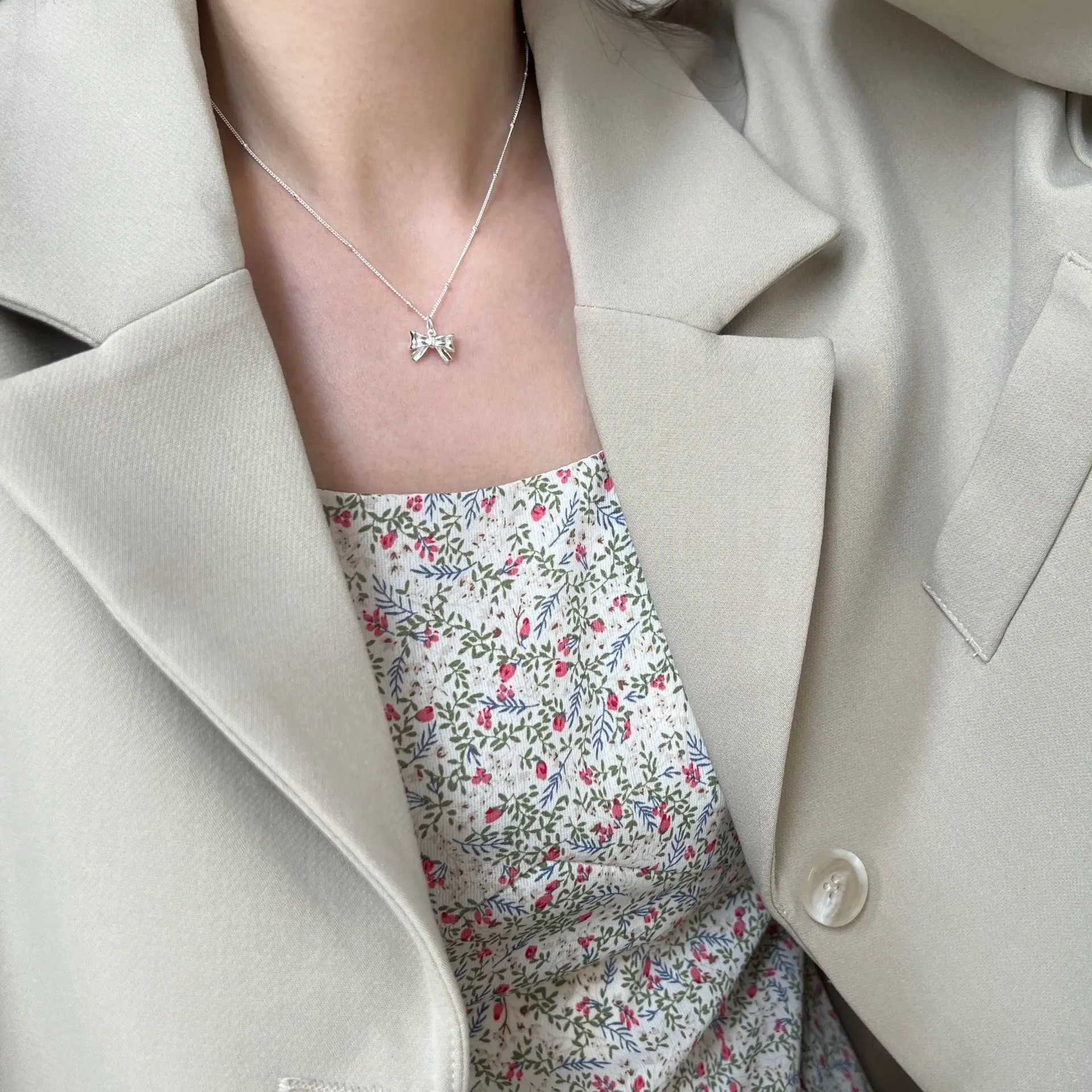 Butterfly Collaone Womens Mini Jewelry Necklace W241230