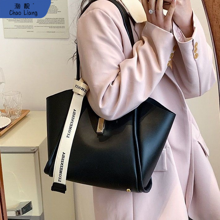 Tote Large Capacity 2023 New Mother and Child Bag Handheld Fashion Commuter Single Shoulder Armband Versatile Water