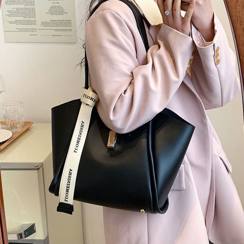 Tote Large Capacity 2024 New Mother and Child Handheld Fashion Commuter Single Shoulder Underarm Versatile Bucket Bag