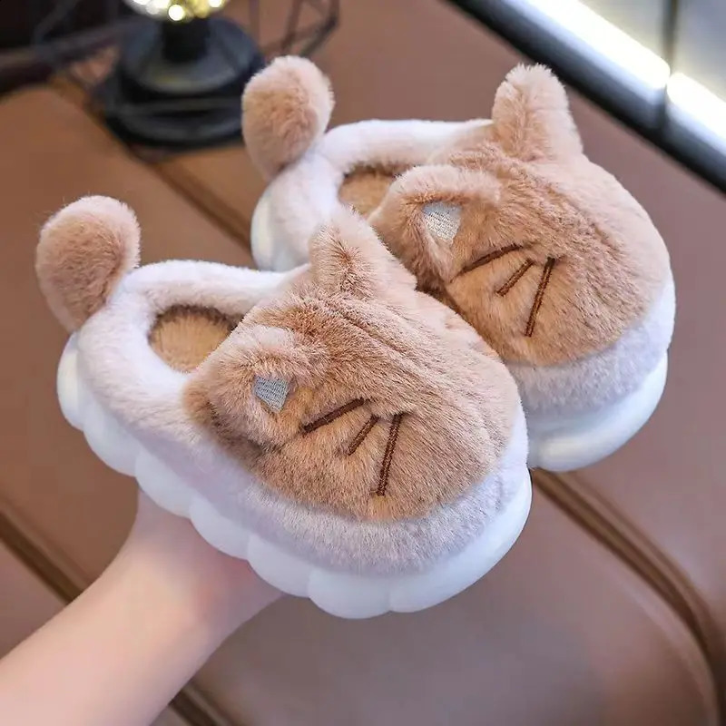Winter Childrens Baotou Cotton Slippers Boys And Girls Soft Sole Non Sip Cartoon Plush Warm Home Slippers Fluffy Slippers 241230bj