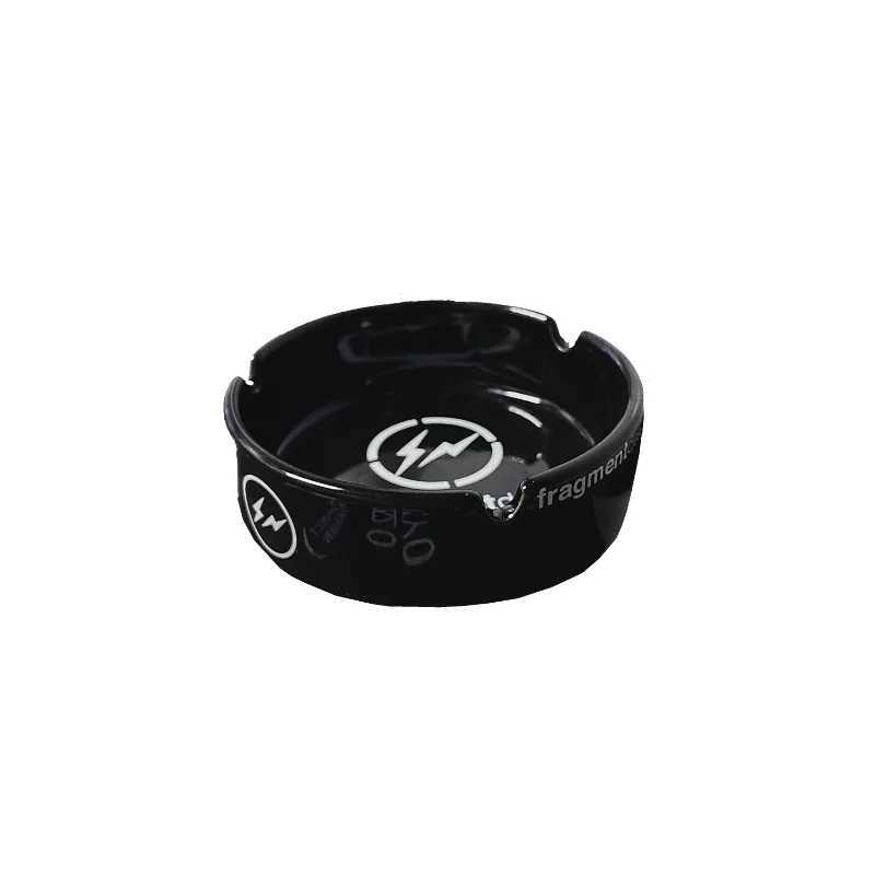 Hiroshi Fujiwara Ashtray Personalized Home Luxury and Atmospheric Retro Black and White Ceramic Ashtray Accessories Y241230