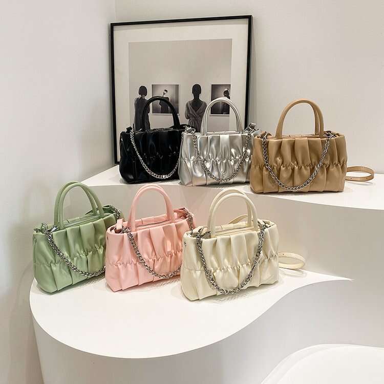 Fashionable and versatile chain pleated cloud for women's trend spring/summer new niche crossbody small square bags