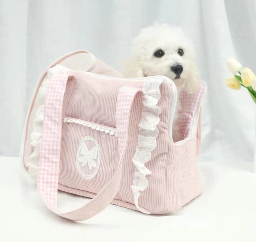 Dog out carrying bag Pet small dog and cat bag Single shoulder crossbody travel cat handbag lightweight airline case
