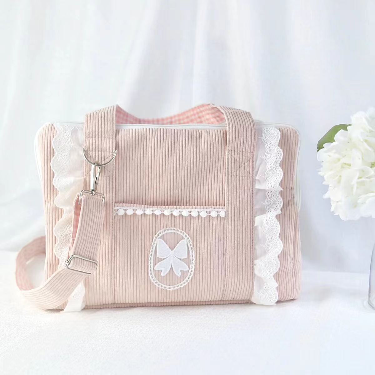 Dog out carrying bag Pet small dog and cat bag Single shoulder crossbody travel cat handbag lightweight airline case